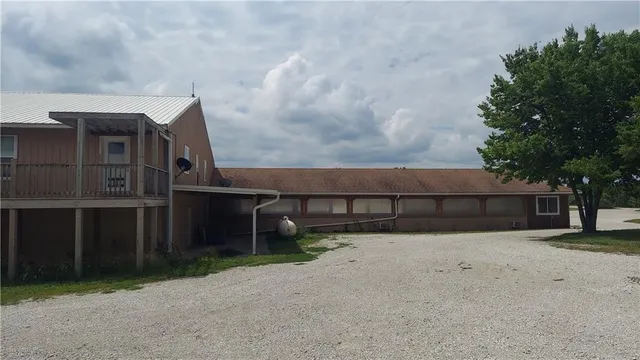 $1,999,950 | 264 East 2100th Road, Wellsville, KS 66092