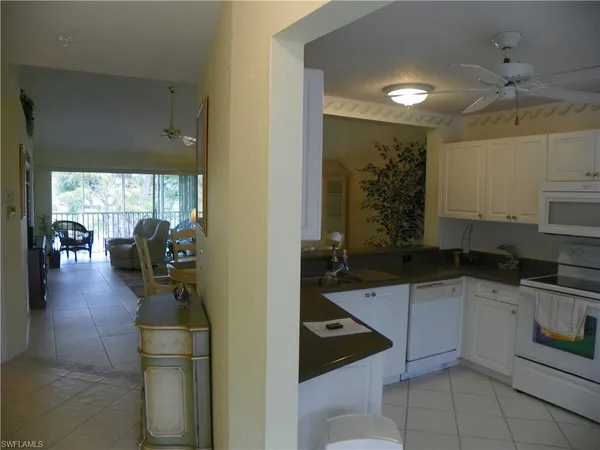 $3,500 | 448 Gabriel Circle, Unit 3310 3310, Naples, FL 34104