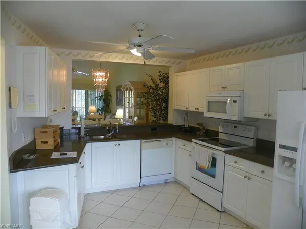 $3,500 | 448 Gabriel Circle, Unit 3310 3310, Naples, FL 34104