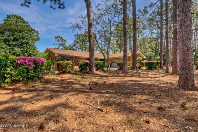 $2,100 | 4141 Lake Avenue, Wilmington, NC 28403