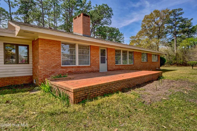 $2,100 | 4141 Lake Avenue, Wilmington, NC 28403
