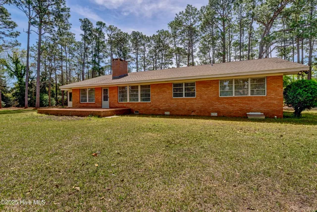 $2,100 | 4141 Lake Avenue, Wilmington, NC 28403