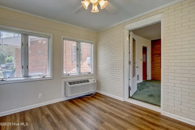 $2,100 | 4141 Lake Avenue, Wilmington, NC 28403