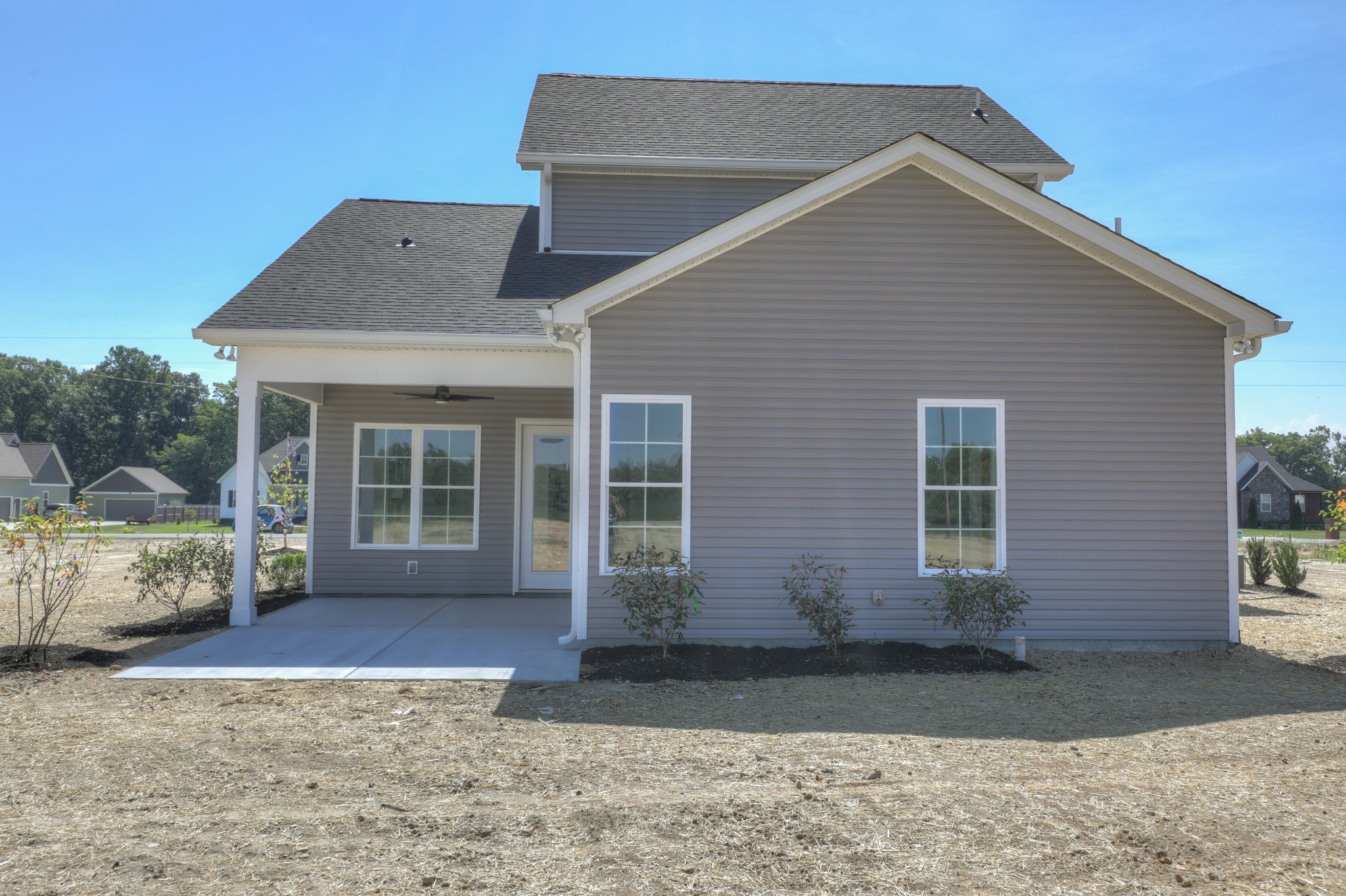 1221 Norton Road Manchester, TN 37355 - Photo 32 of 34 a front view of a house with a yard