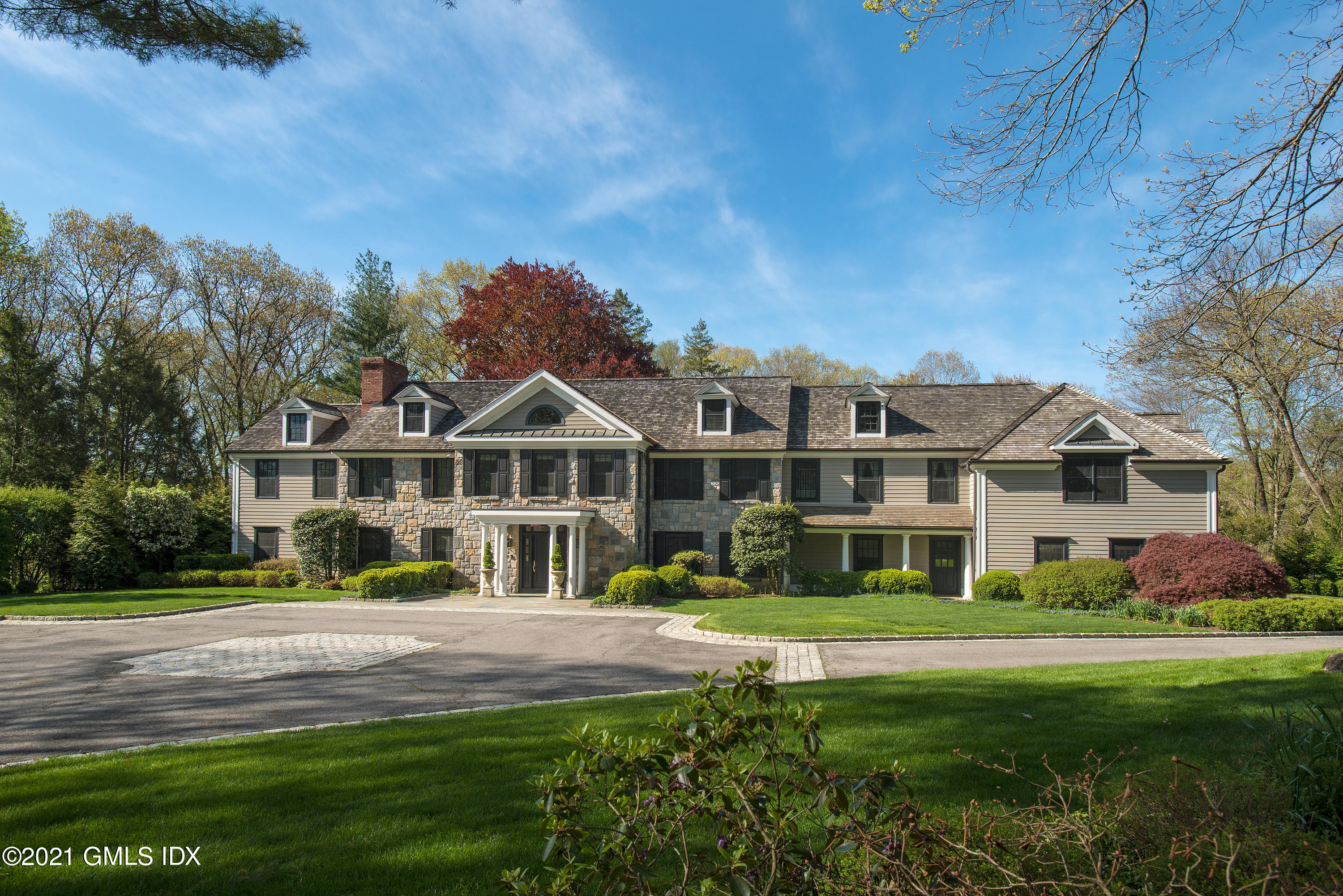 326 Round Hill Road Greenwich, CT 06831 - Photo 1 of 24 050520_D8E1815