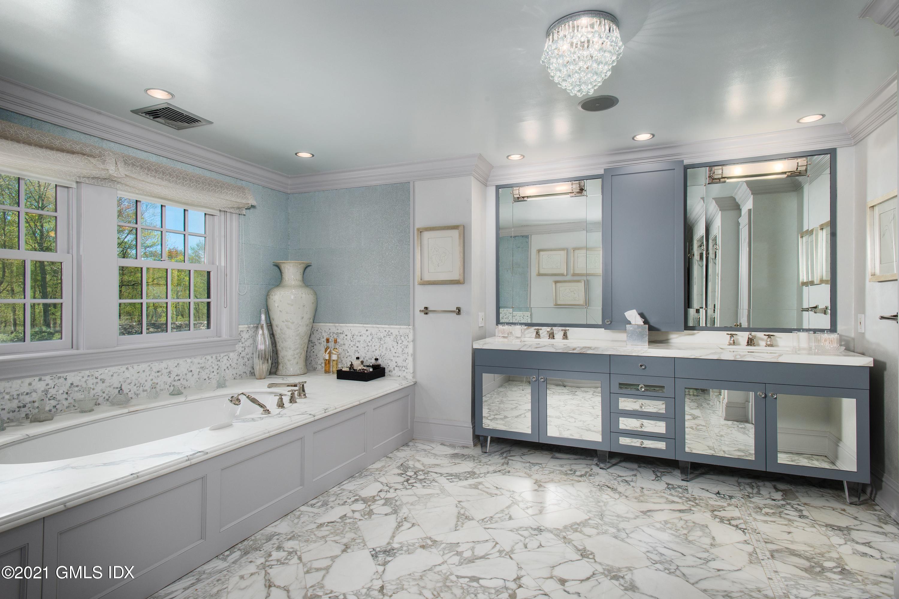 326 Round Hill Road Greenwich, CT 06831 - Photo 12 of 24 12 - MBTH