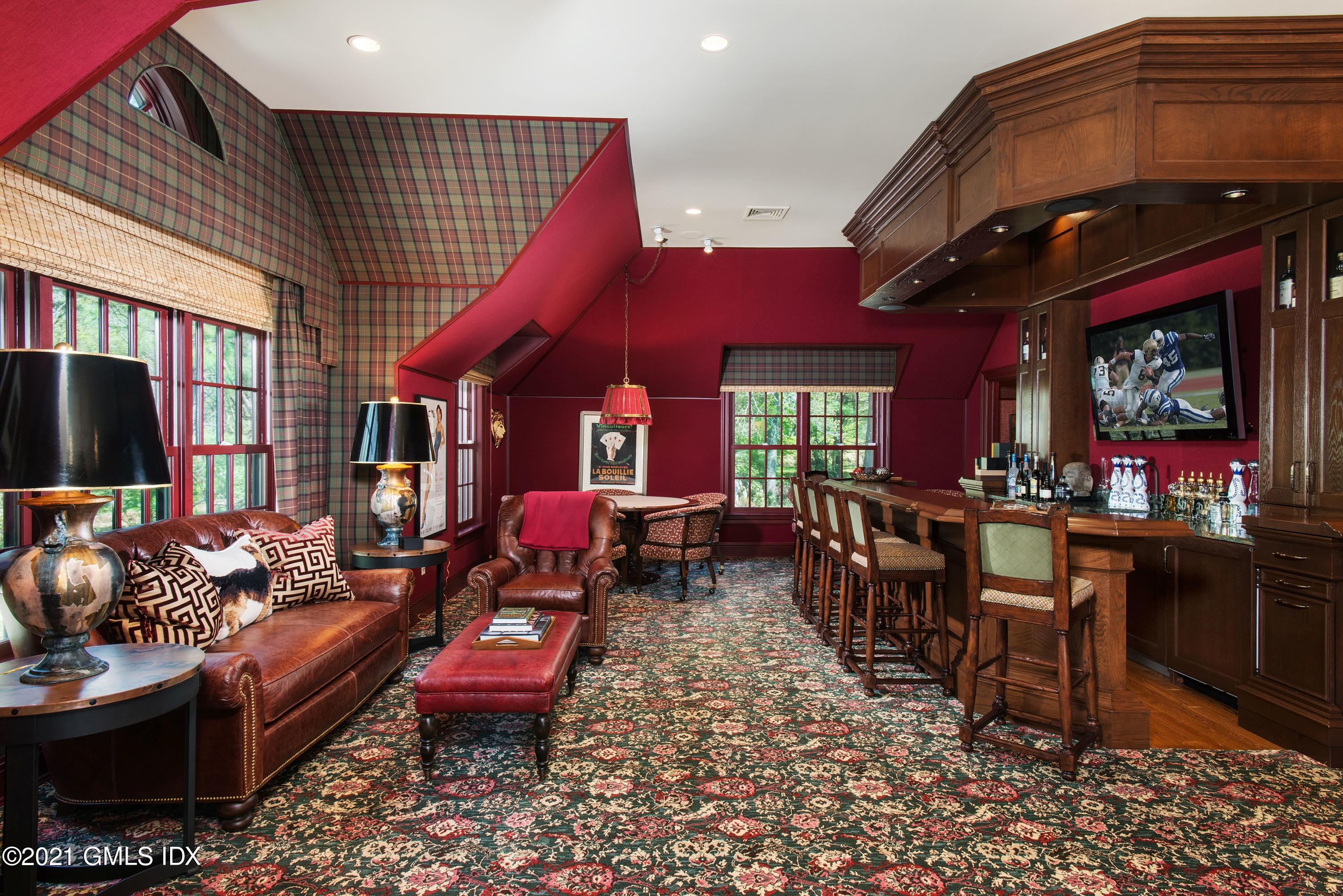 326 Round Hill Road Greenwich, CT 06831 - Photo 16 of 24 16 - Parlor