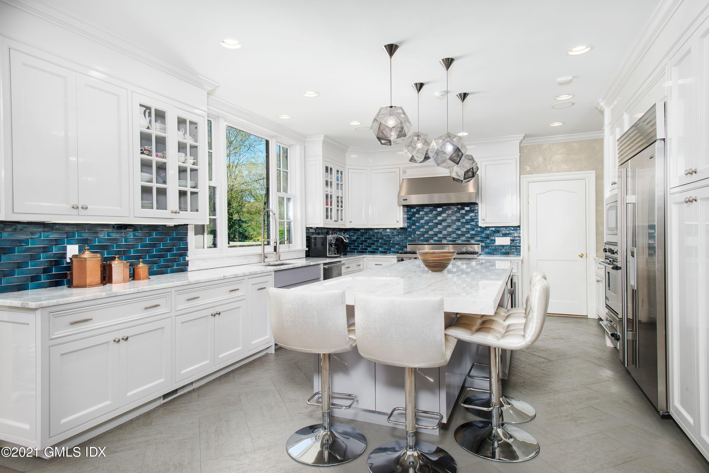 326 Round Hill Road Greenwich, CT 06831 - Photo 3 of 24 3 - Kit