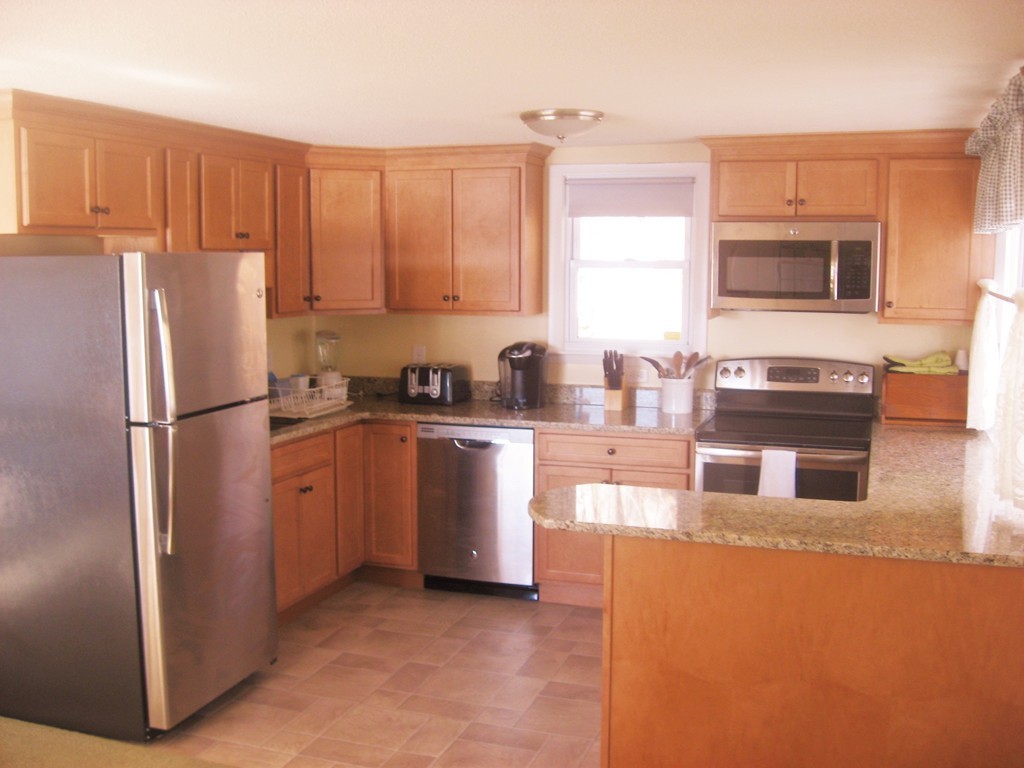 85-95 Huckins Neck Road Barnstable, MA 02632 - Photo 5 of 18 Gallery Image 5