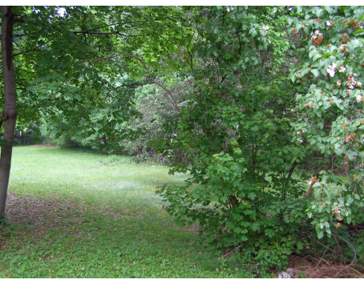 17 Bennett Road Gardner, MA 01440 - Photo 9 of 9 Gallery Image 9