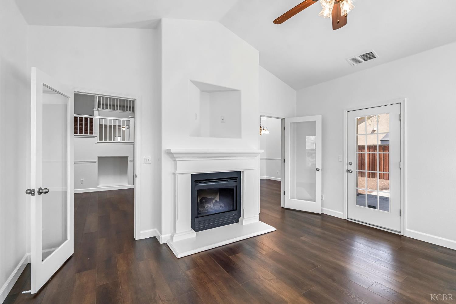 988 Privilege Way Lemoore, CA 93245 - Photo 12 of 45 Gallery Image 12