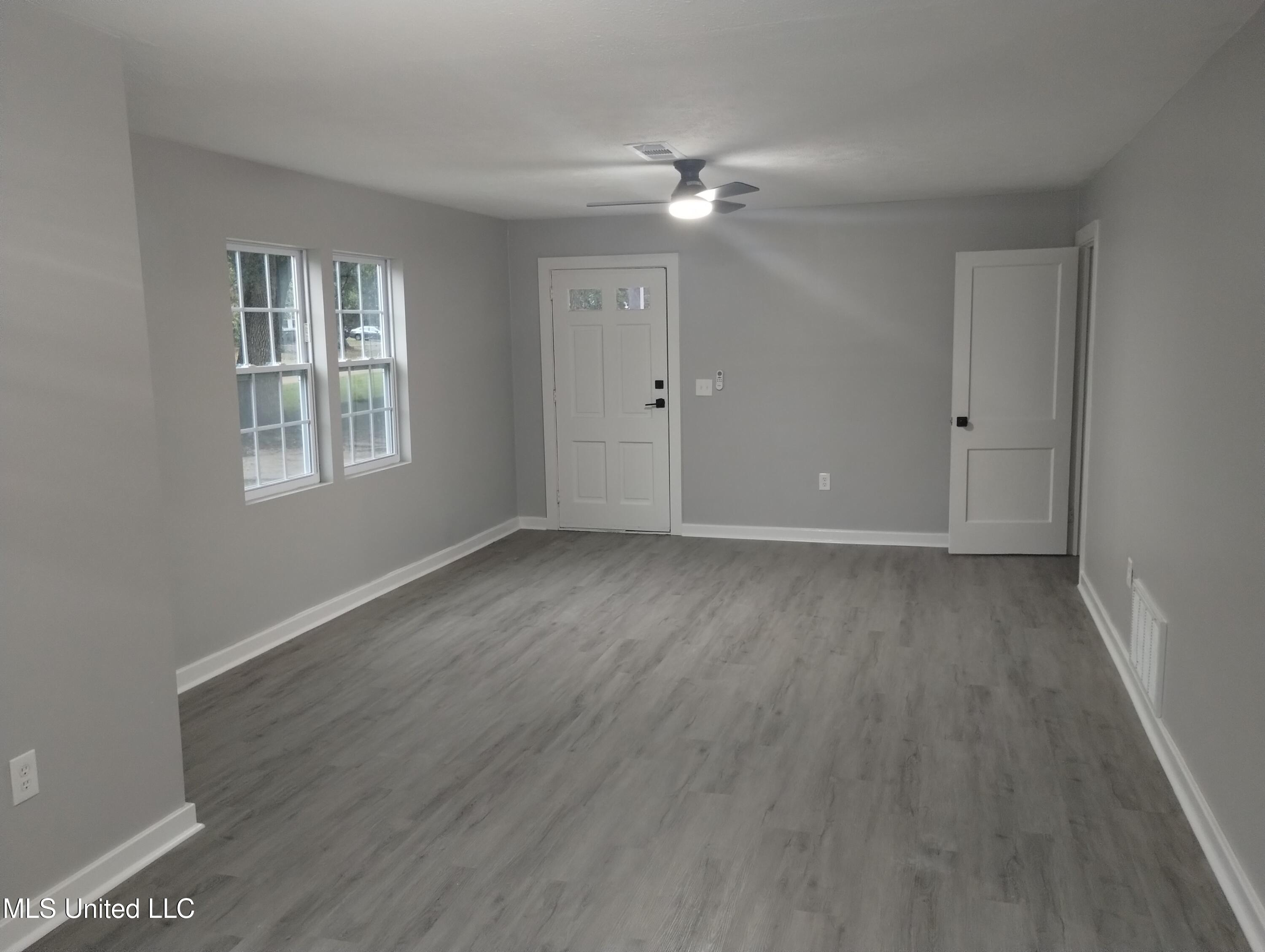 4858 Sheridan Drive Jackson, MS 39206 - Photo 3 of 12 IMG_20251029_171044834