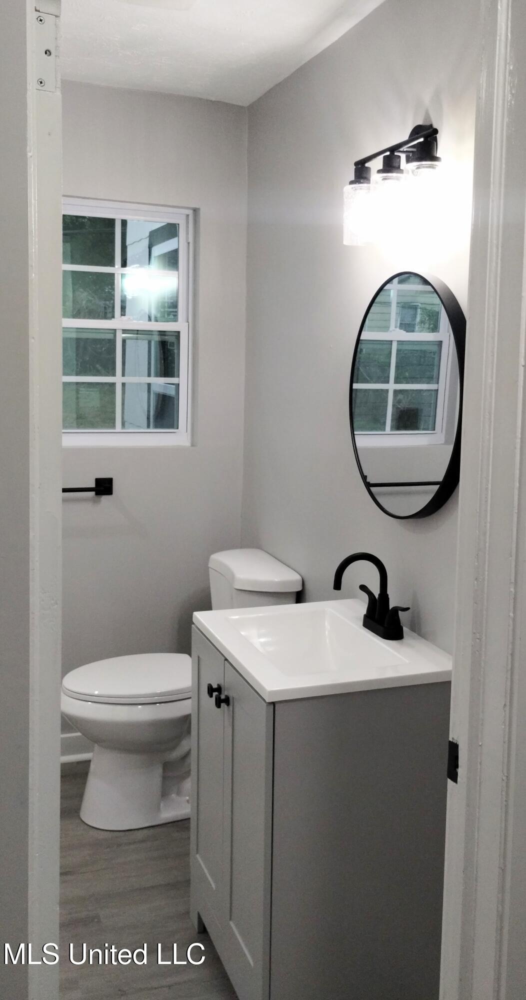 4858 Sheridan Drive Jackson, MS 39206 - Photo 9 of 12 IMG_20251029_171935388 (1)