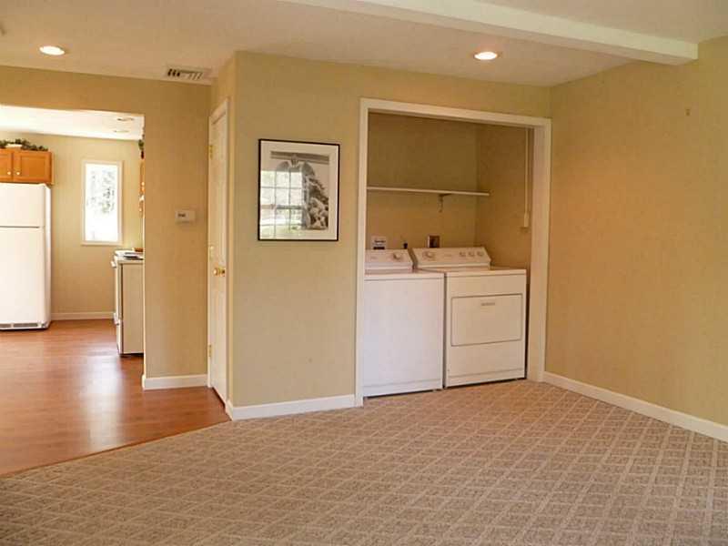 92 Scotland Bridge Road York, ME 03909 - Photo 30 of 34 Den/Family/Great Room.