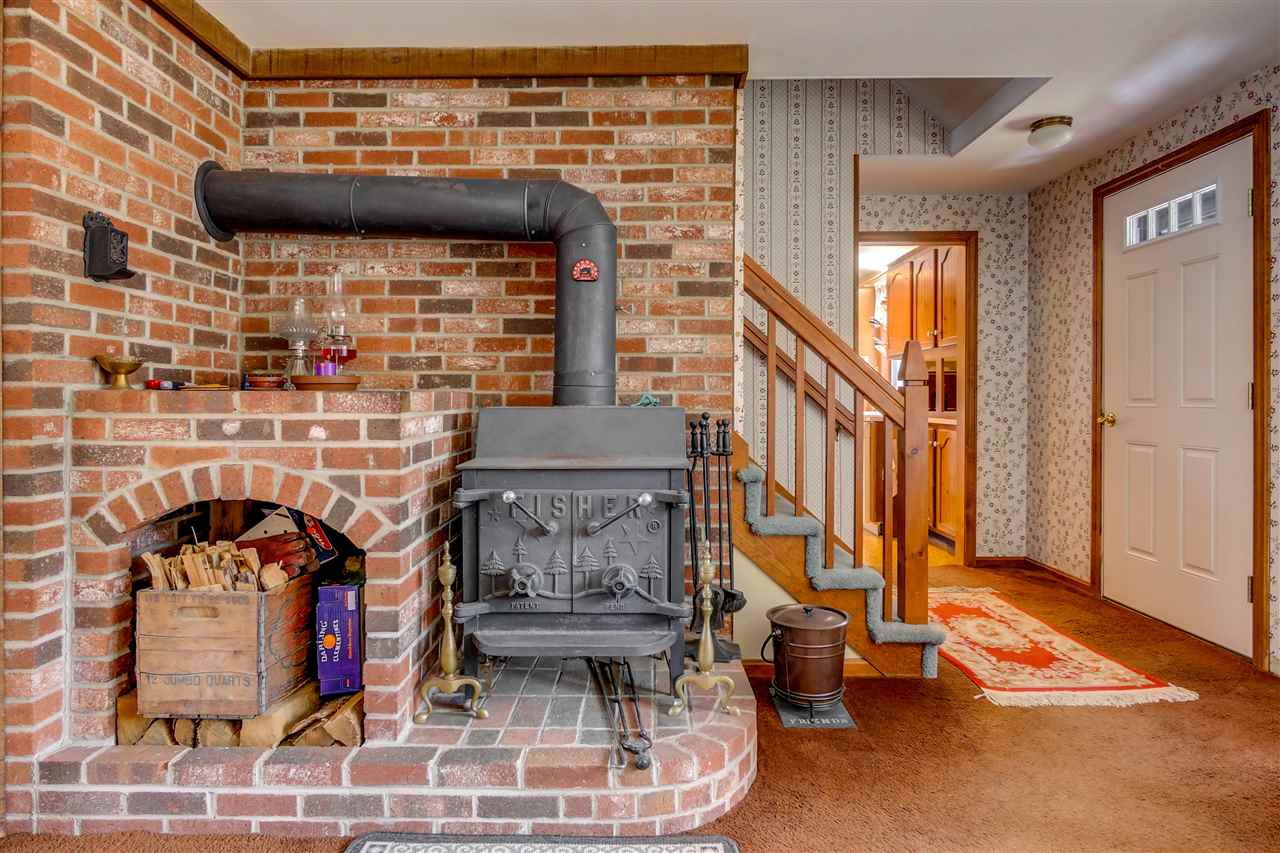 31 Curtis Farm Road Wilton, NH 03086 - Photo 4 of 37