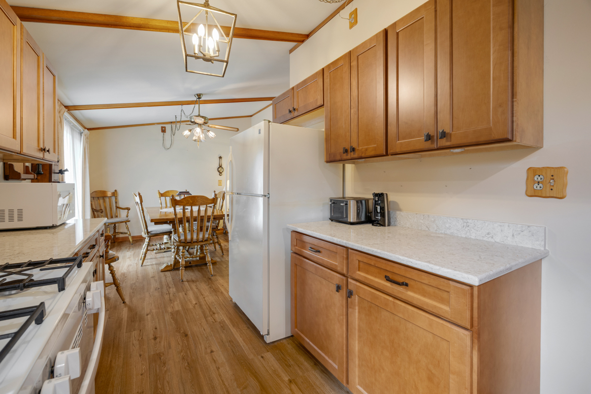 14413 Pleasant Valley Road Woodstock, IL 60098 - Photo 10 of 30