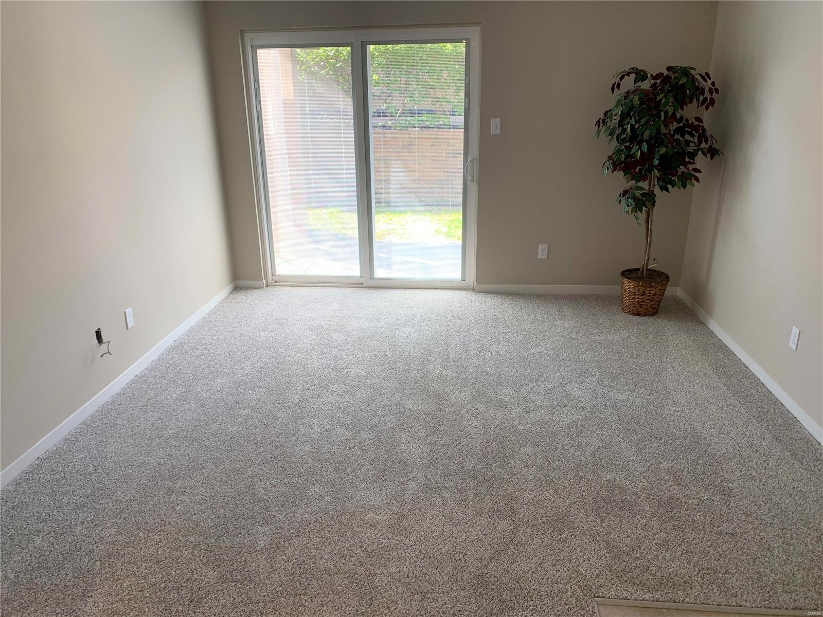 725 Ridgeside Drive, Unit D Ballwin, MO 63021 - Photo 5 of 10 Gallery Image 5