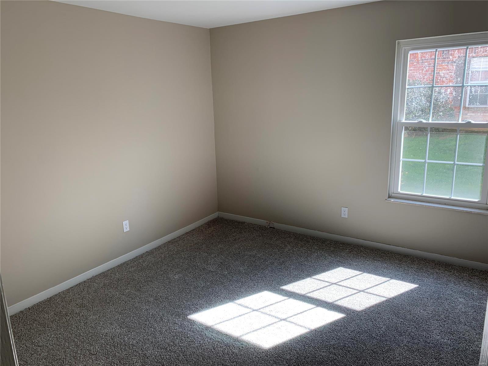 725 Ridgeside Drive, Unit D Ballwin, MO 63021 - Photo 8 of 10 Gallery Image 8
