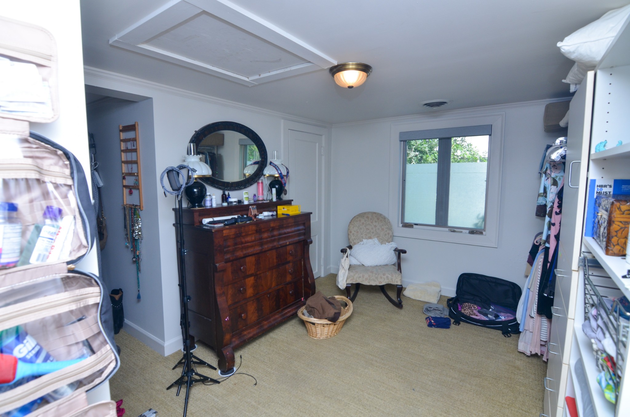 3434 Stokesmont Road Nashville, TN 37215 - Photo 23 of 29 a room with furniture and a flat screen tv