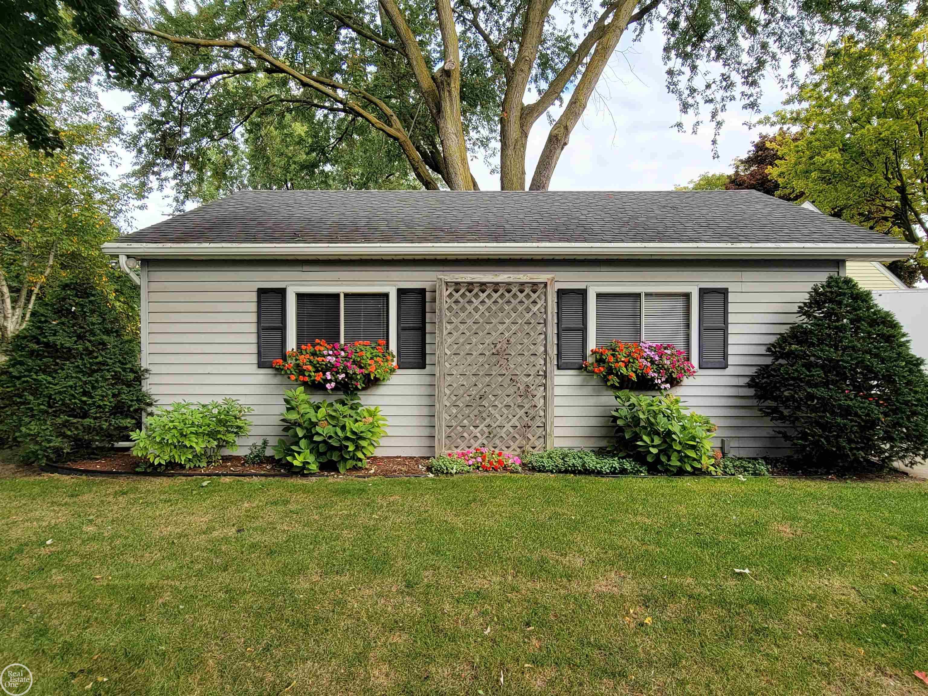 55201 Hayes Road Utica, MI 48315 - Photo 26 of 27 50092751-25.JPG