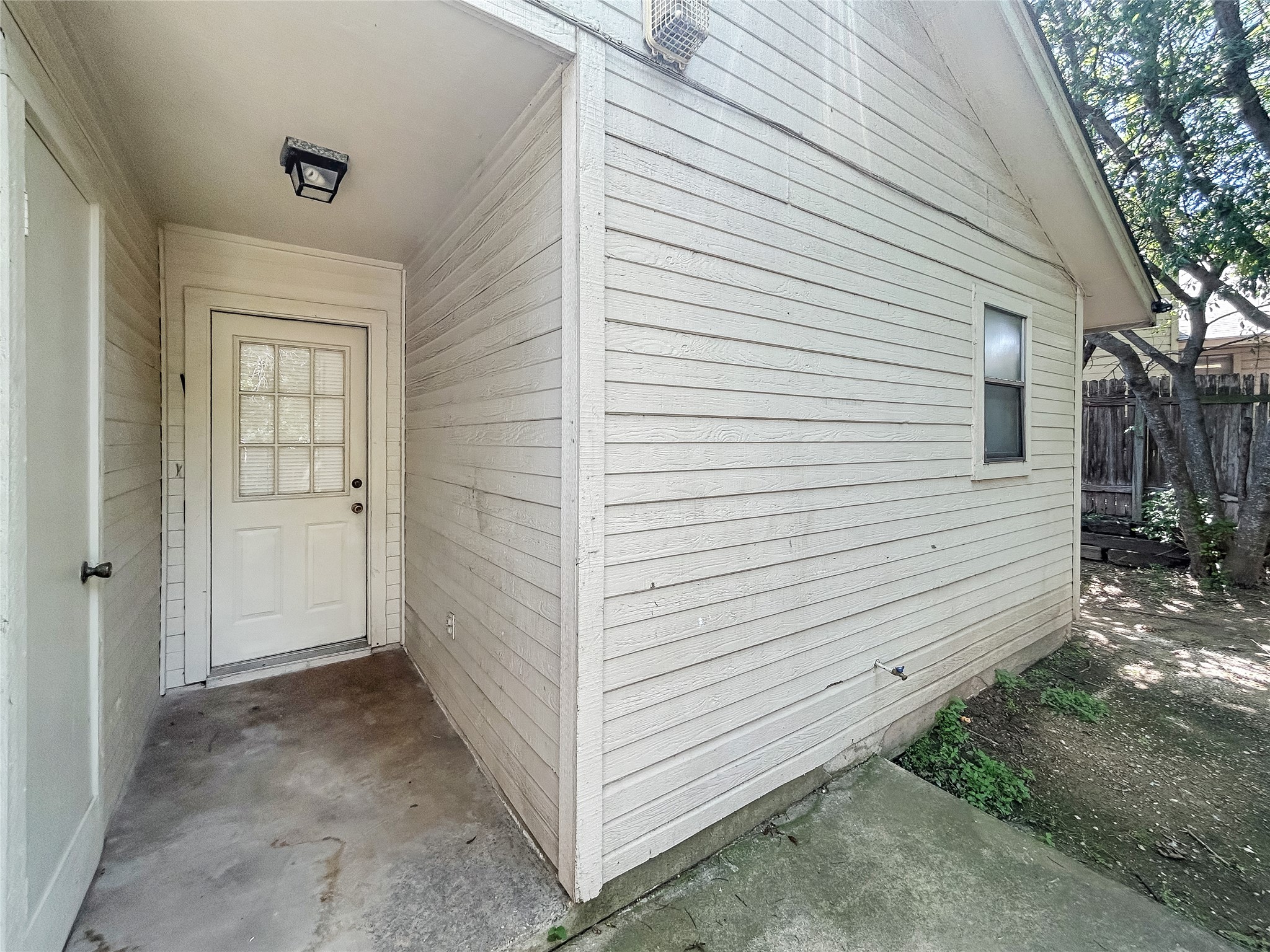 2008 Alex Avenue, Unit A Austin, TX 78728 - Photo 17 of 22 Side Entry Way of Home