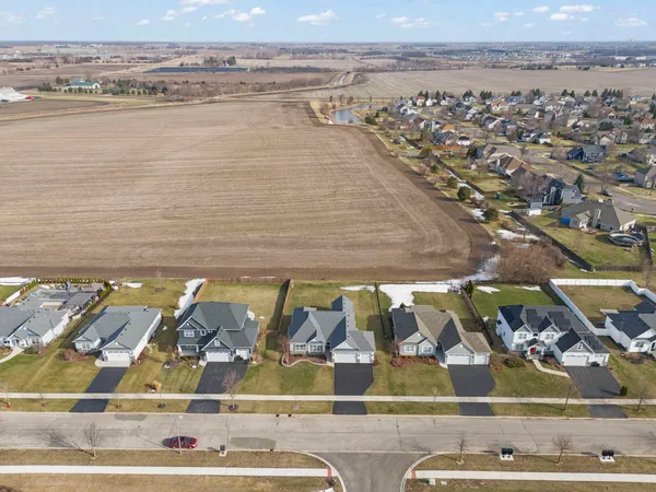 $485,000 | 1121 Blackberry Shore Lane, Yorkville, IL 60560