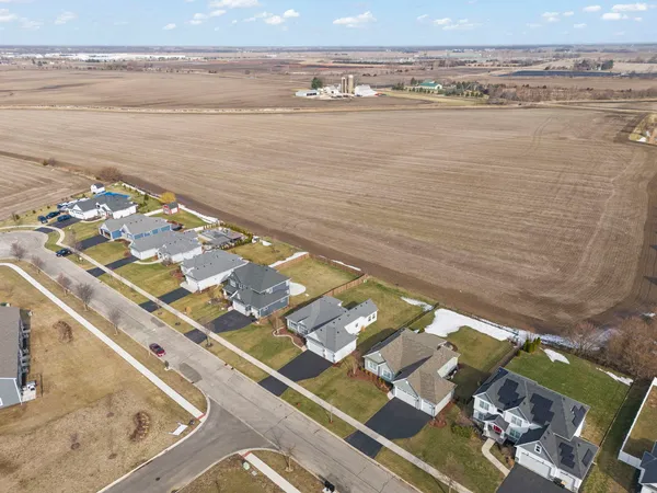 $485,000 | 1121 Blackberry Shore Lane, Yorkville, IL 60560