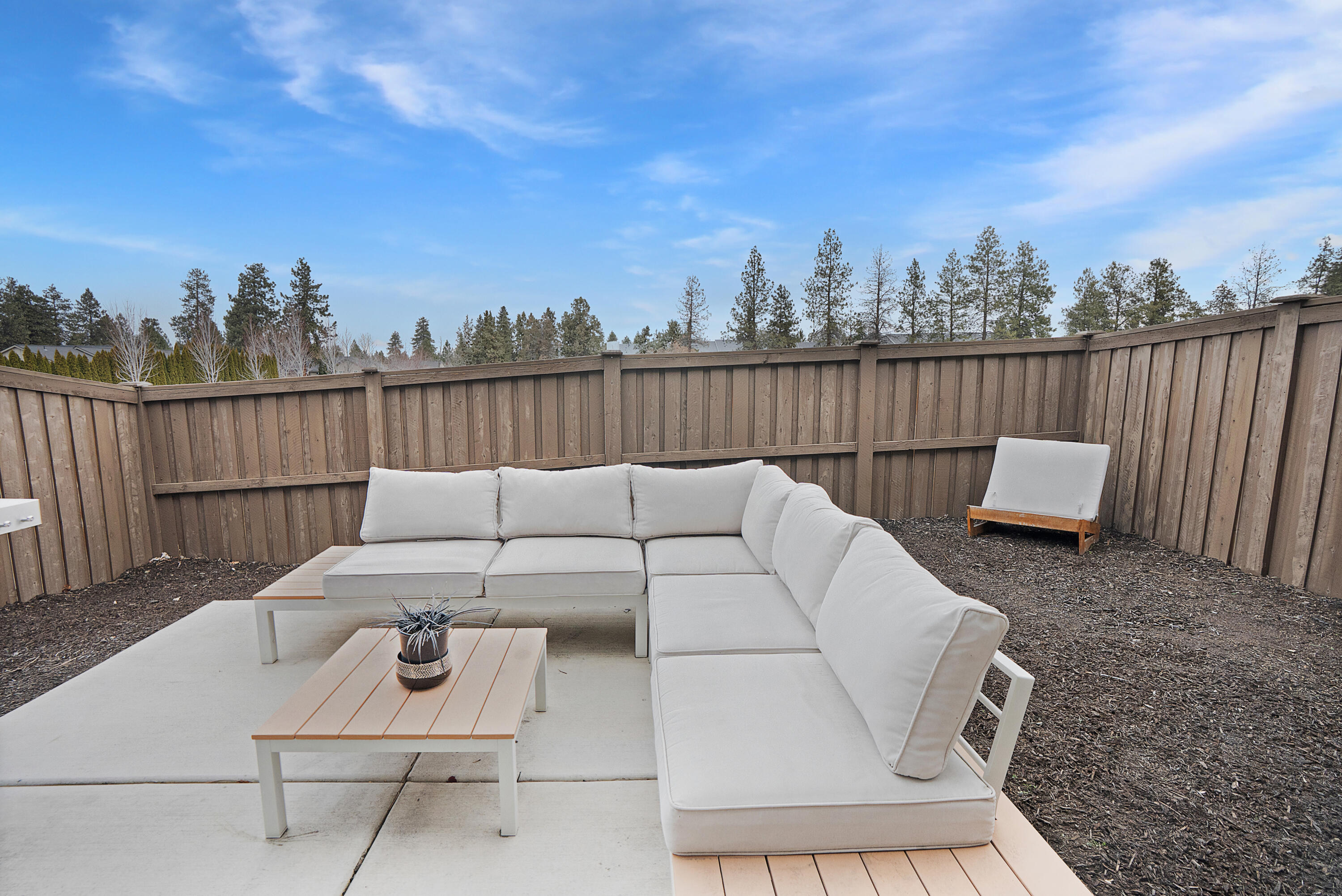 612 Northeast Vail Lane Bend, OR 97701 - Photo 24 of 32
