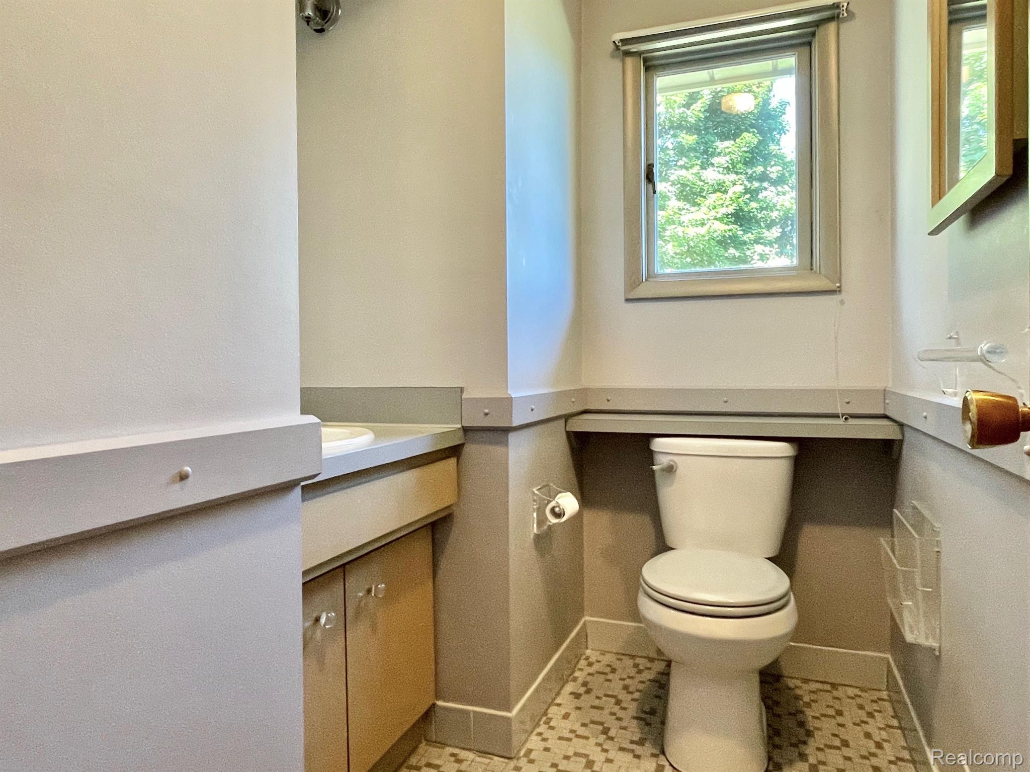 5603 North Rochester Road Rochester, MI 48306 - Photo 13 of 19 Gallery Image 13