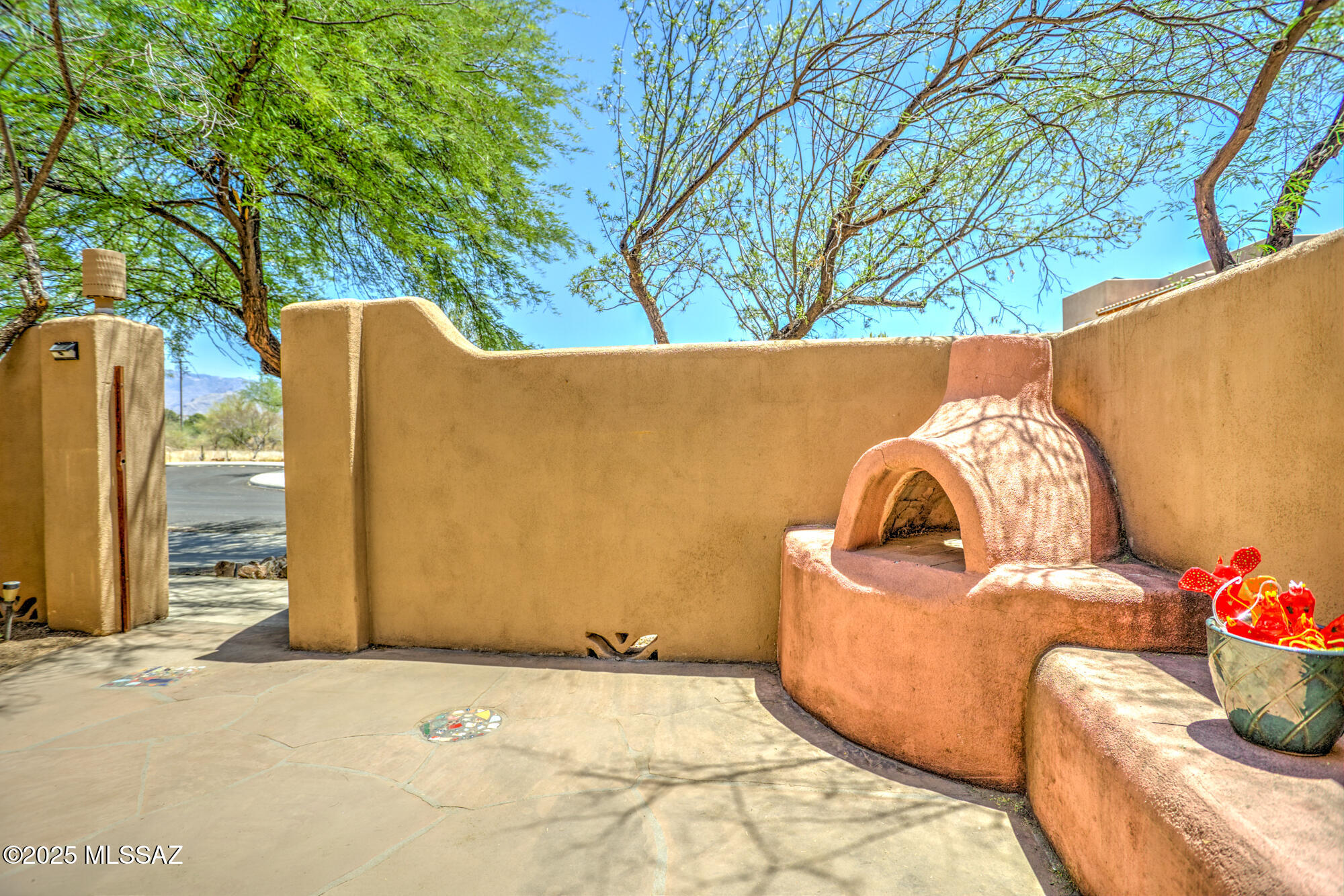 2673 North Sahuara Place Tucson, AZ 85712 - Photo 7 of 46