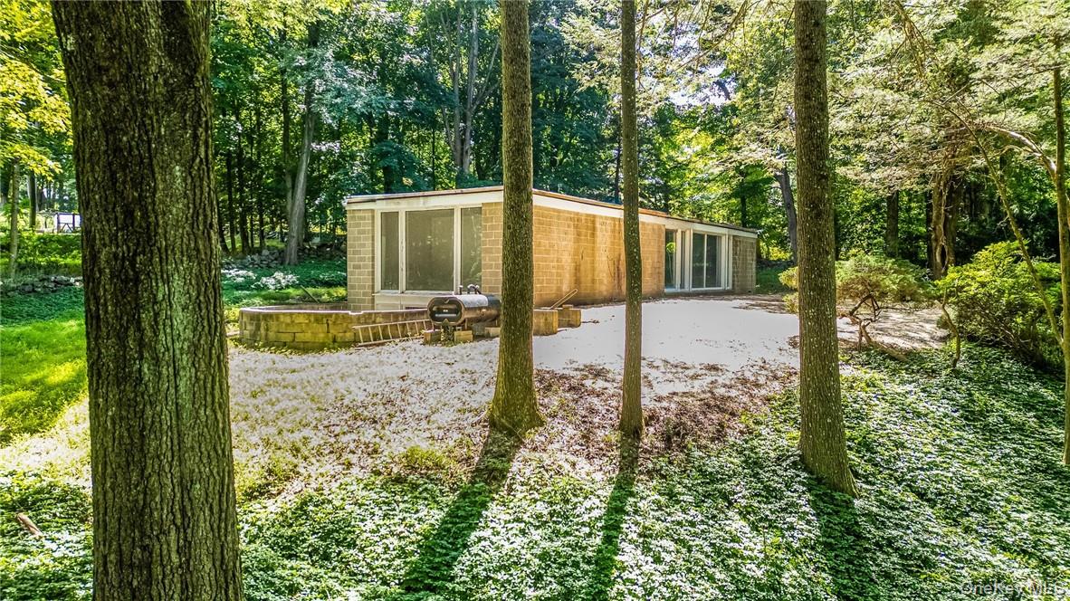 319 Pound Ridge Road Bedford, NY 10506 - Photo 8 of 12