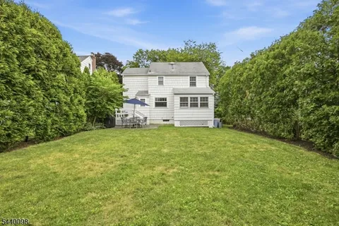 $899,000 | 31 Knollwood Avenue, Madison, NJ 07940
