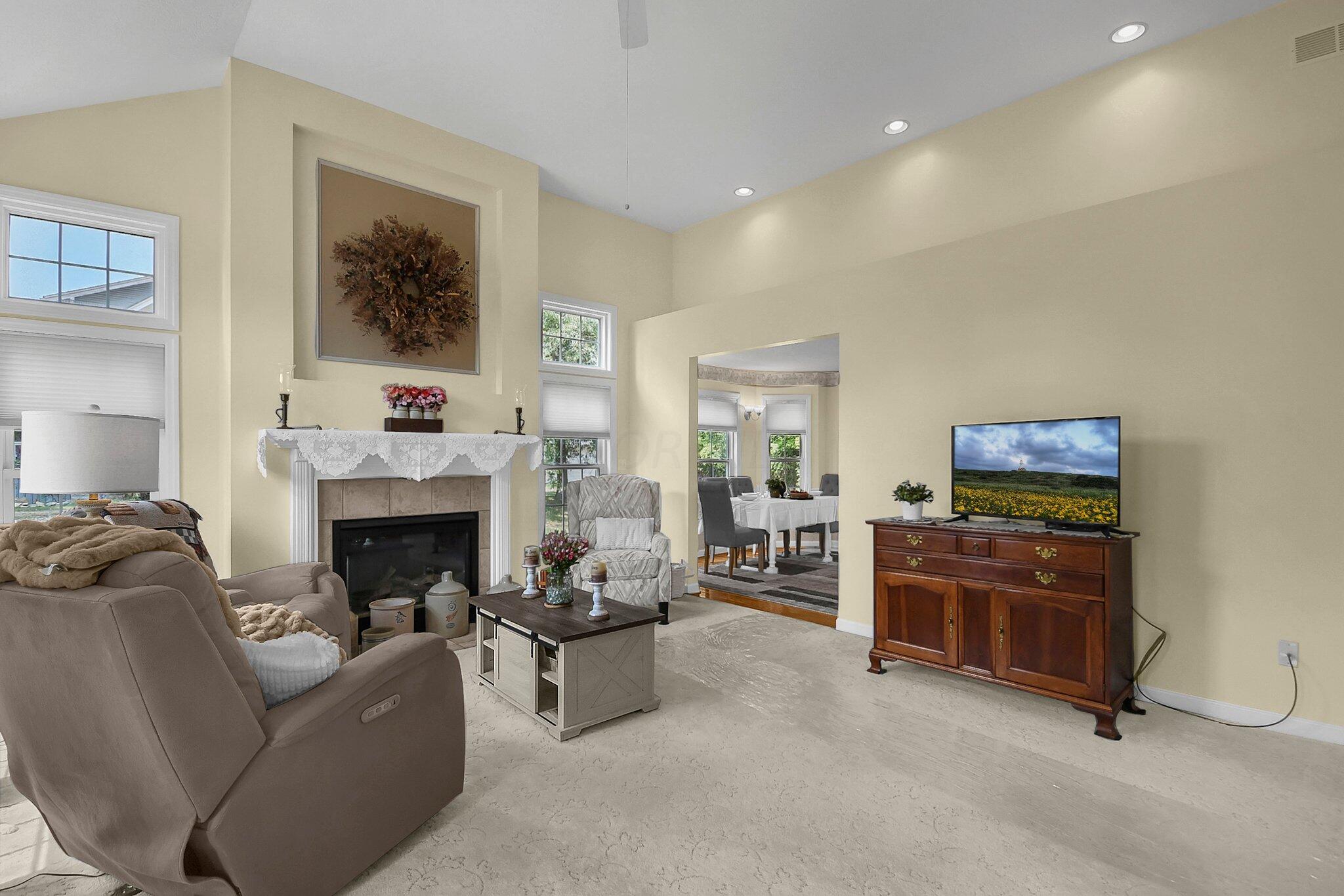 1717 Cedar Hill Road Lancaster, OH 43130 - Photo 4 of 36 Great room - open and inviting - 10' cathedral ceilings