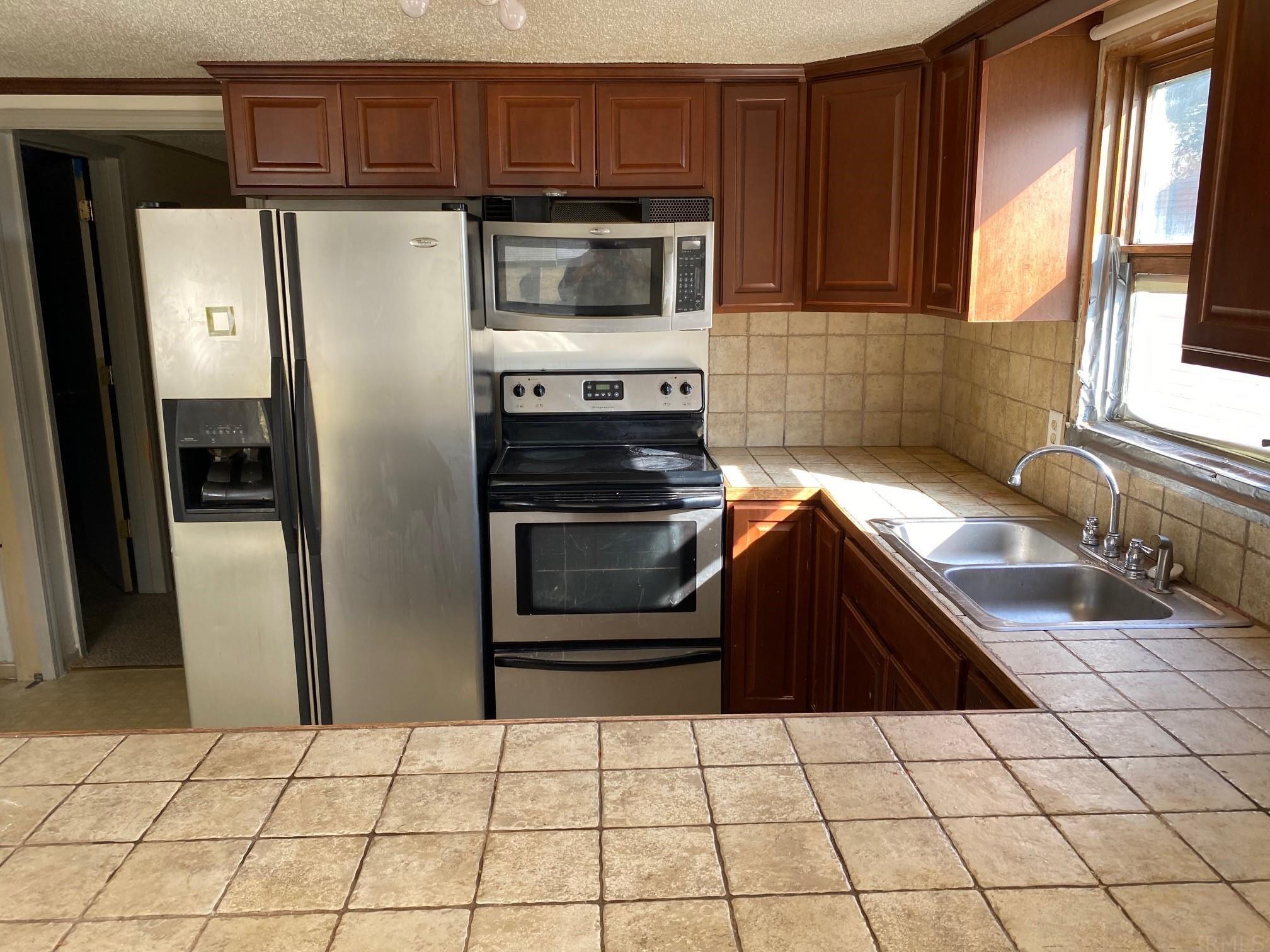 2515 Freeman Street Fort Wayne, IN 46802 - Photo 10 of 19