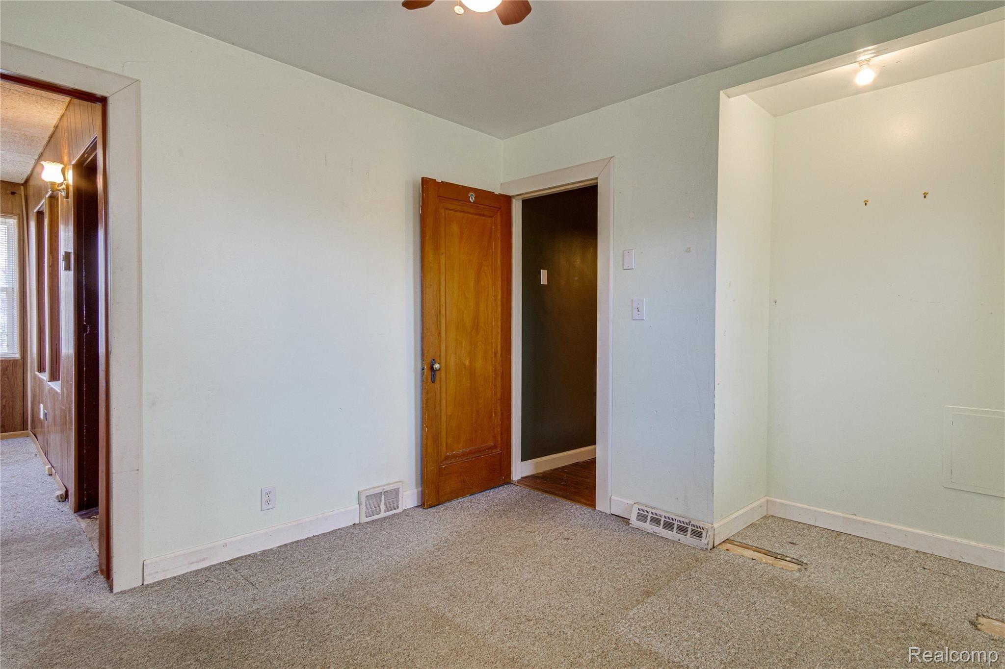 2136 Burdic Street Troy, MI 48085 - Photo 20 of 32 Interiors (5 of 29).jpg