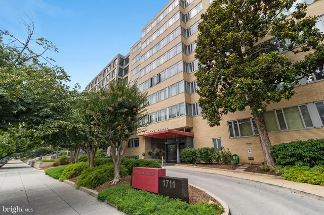 $2,250 | 1711 Massachusetts Avenue Northwest, Unit 132, Washington, DC 20036