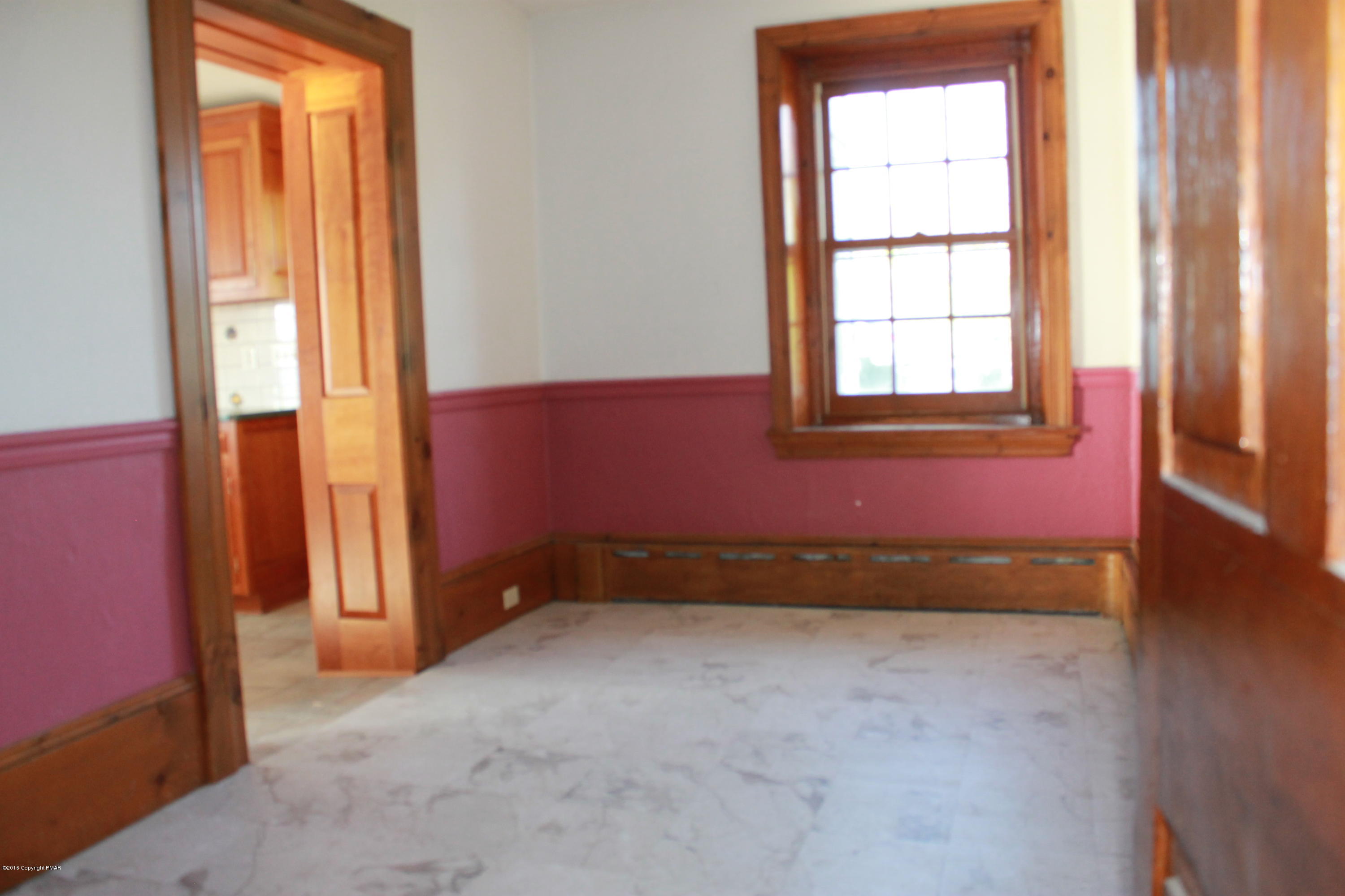 212 Johnson Road Bangor, PA 18013 - Photo 5 of 19 IMG_9796