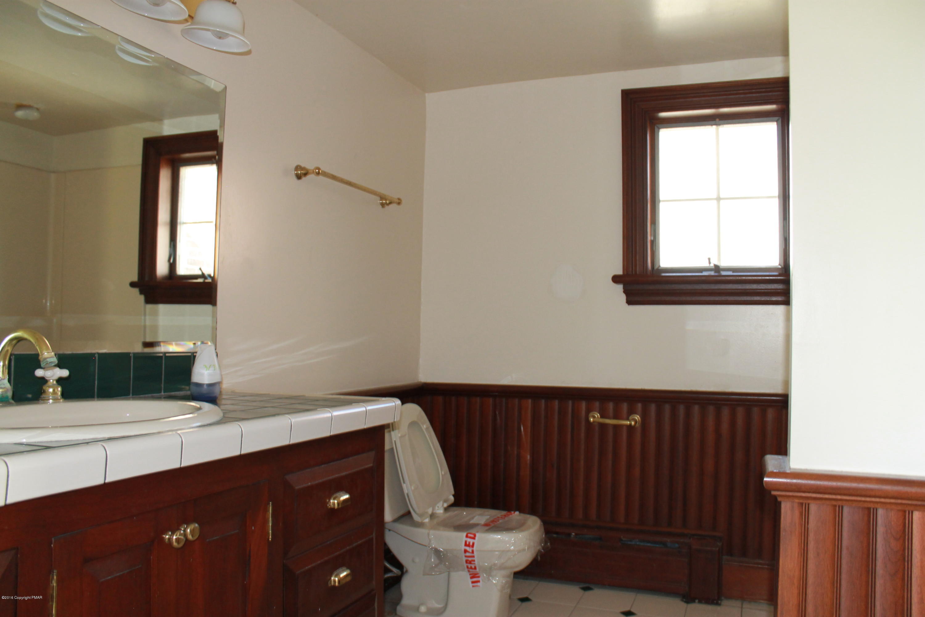 212 Johnson Road Bangor, PA 18013 - Photo 8 of 19 IMG_9810