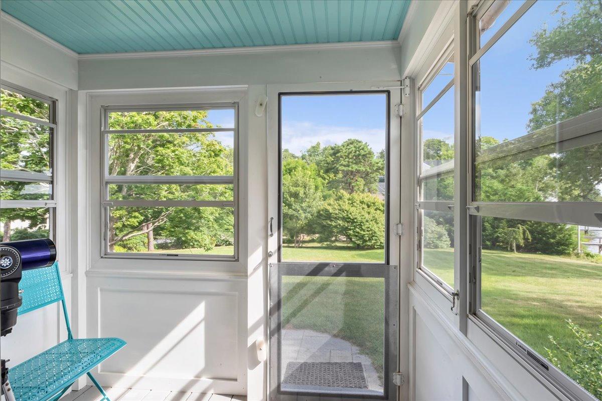 124 Seapit Road East Falmouth, MA 02536 - Photo 13 of 48 Sun Room