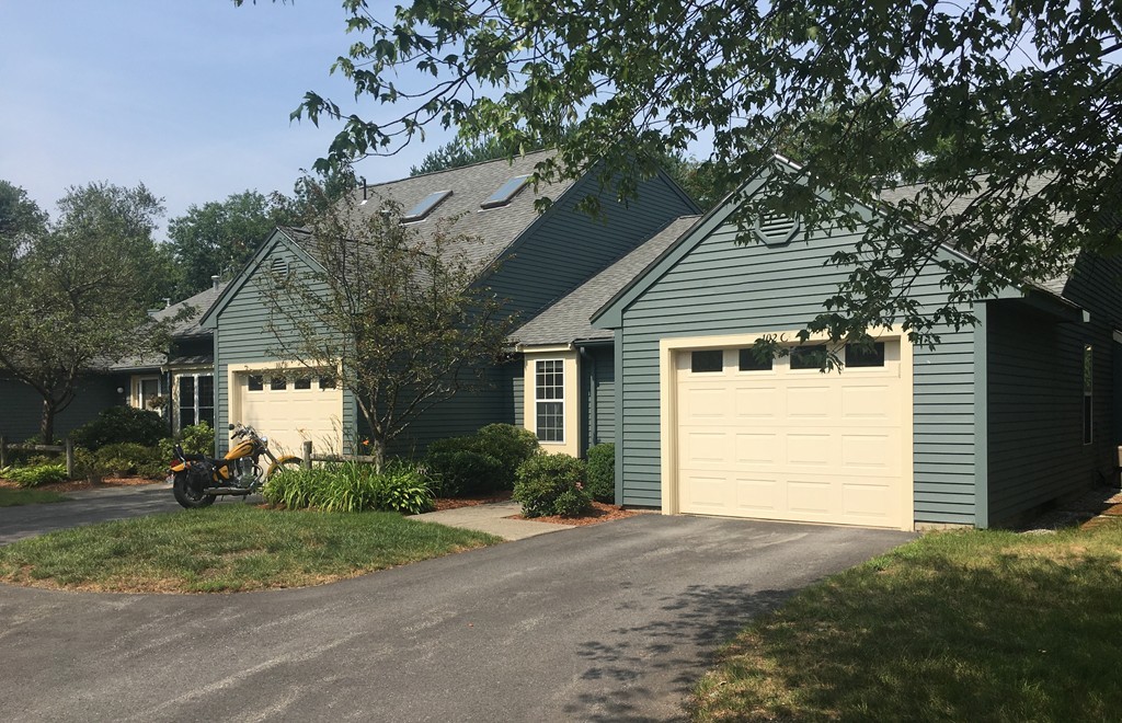 102 Ridgefield Circle, Unit C Clinton, MA 01510 - Photo 1 of 12 Gallery Image 1