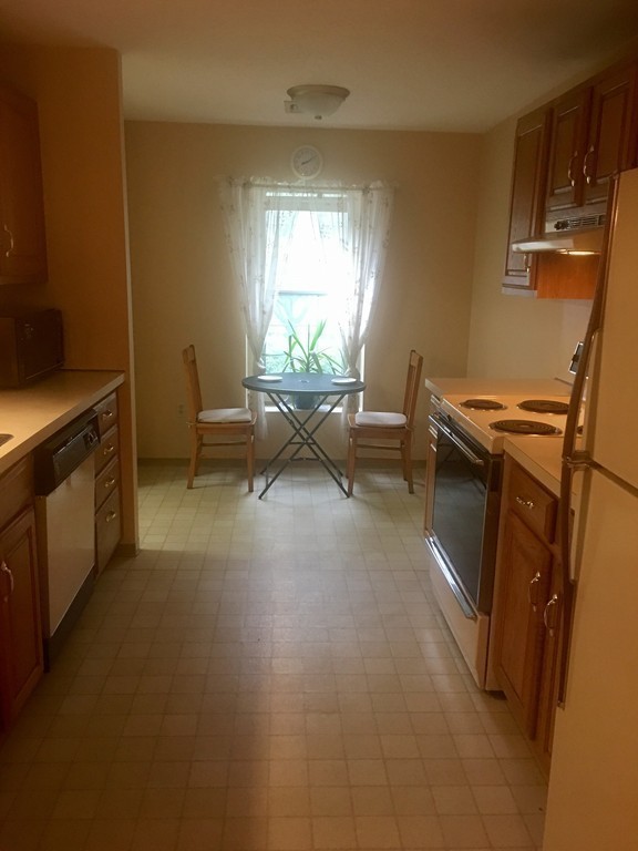 102 Ridgefield Circle, Unit C Clinton, MA 01510 - Photo 6 of 12 Gallery Image 6