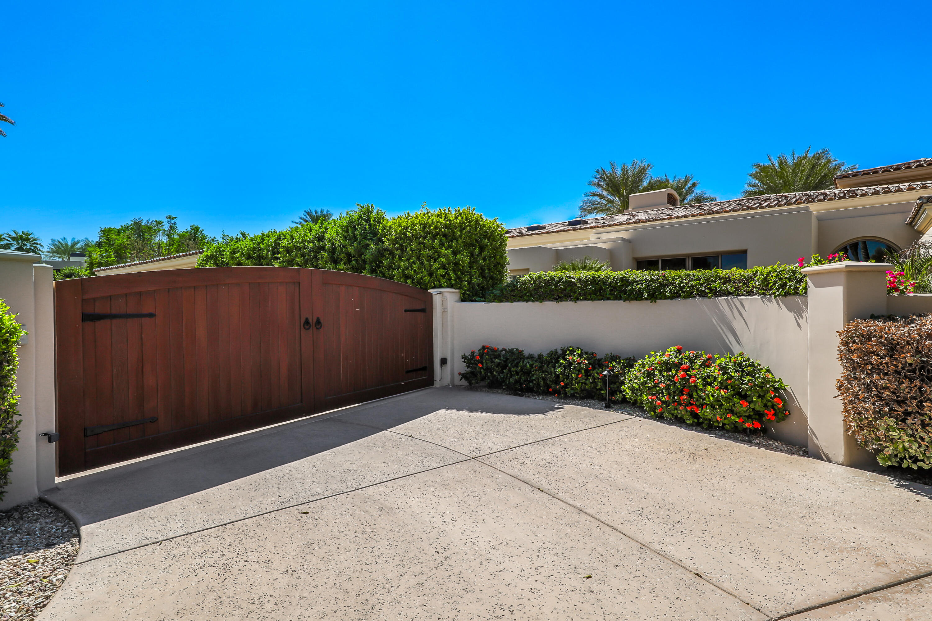50360 Woodmere La Quinta, CA 92253 - Photo 54 of 56 front view of a house