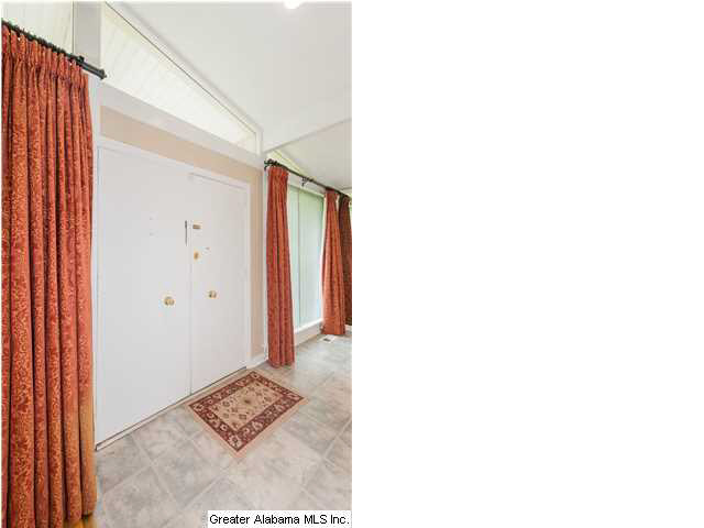 4375 MountainDale Road Birmingham, AL 35213 - Photo 4 of 32