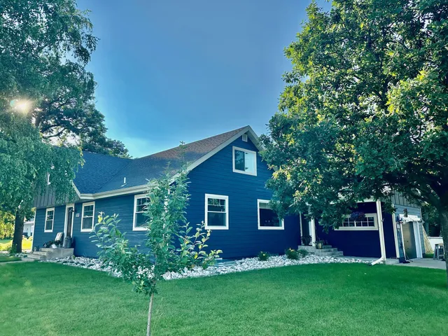 $254,900 | 507 6th Street Northeast, Roseau, MN 56751