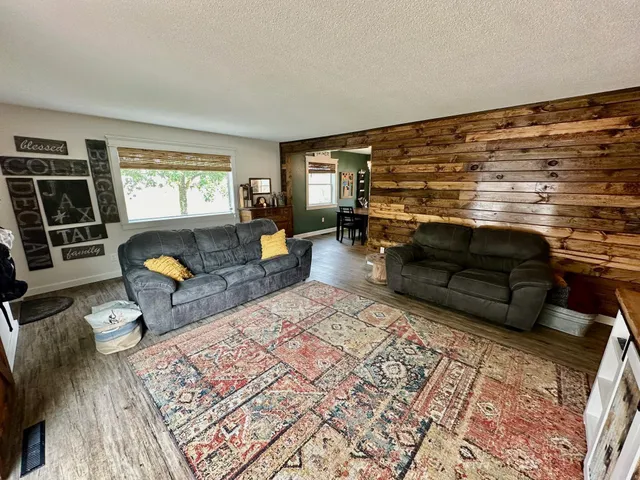 $254,900 | 507 6th Street Northeast, Roseau, MN 56751