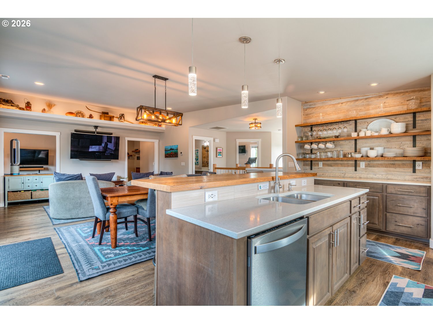 16732 Contorta Place La Pine, OR 97739 - Photo 37 of 48 a kitchen with lots of counter top space