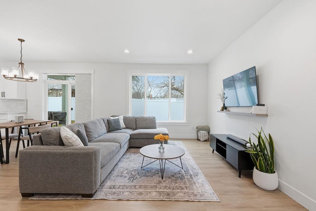 1220 North Walnut Road Spokane Valley, WA 99206 - Photo 5 of 46