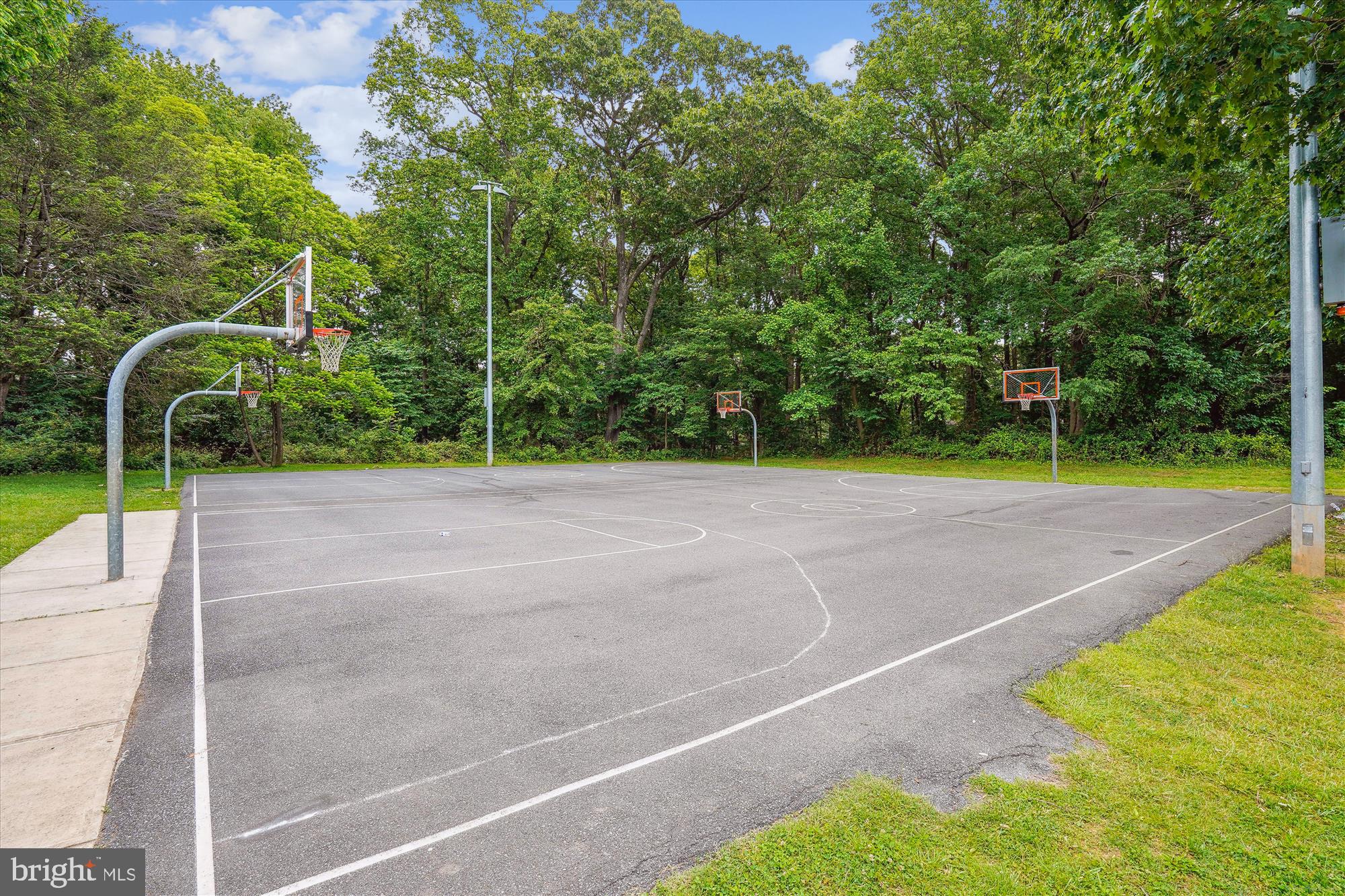 1221 Windmill Lane Silver Spring, MD 20905 - Photo 36 of 38 a view of a tennis court