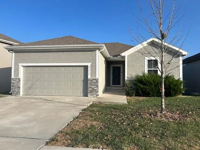 $340,000 | 21717 Southcreek Road, Peculiar, MO 64078