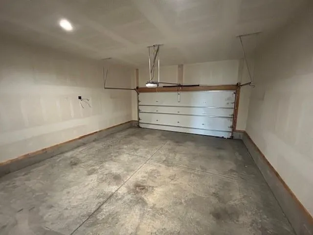 $340,000 | 21717 Southcreek Road, Peculiar, MO 64078